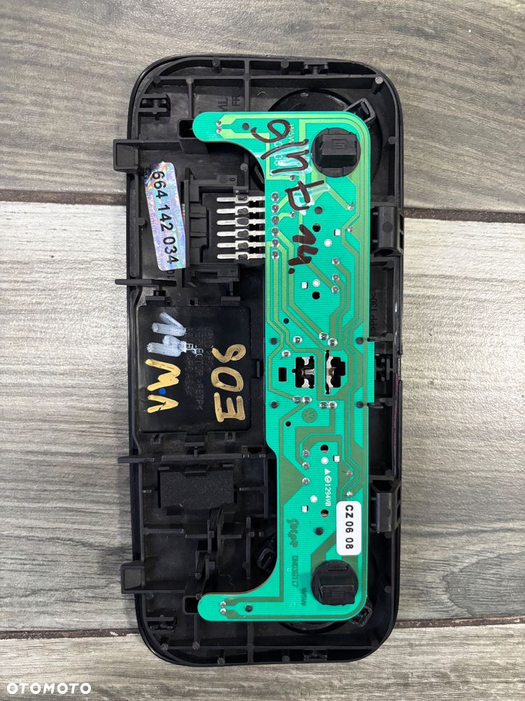 lampka oświetlenie kabiny (74/6)  VW Eos 2007 1Q0947105D - 8