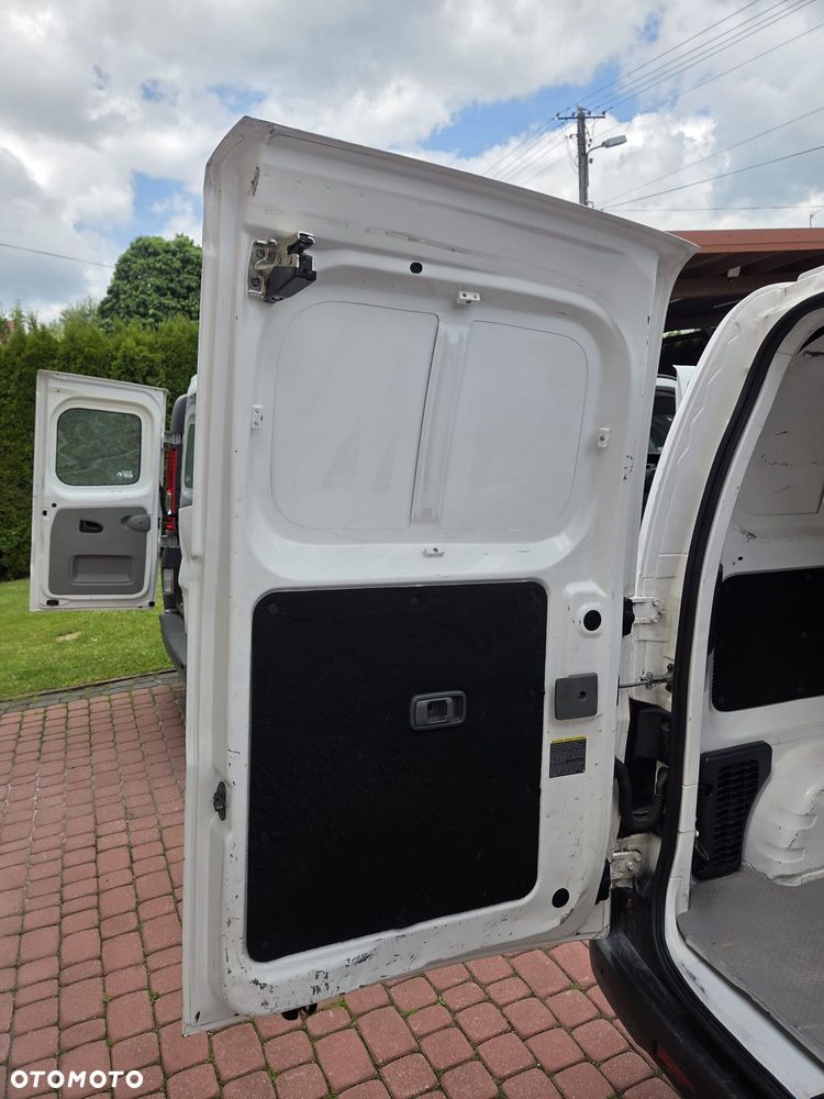 Nissan NV200 - 28