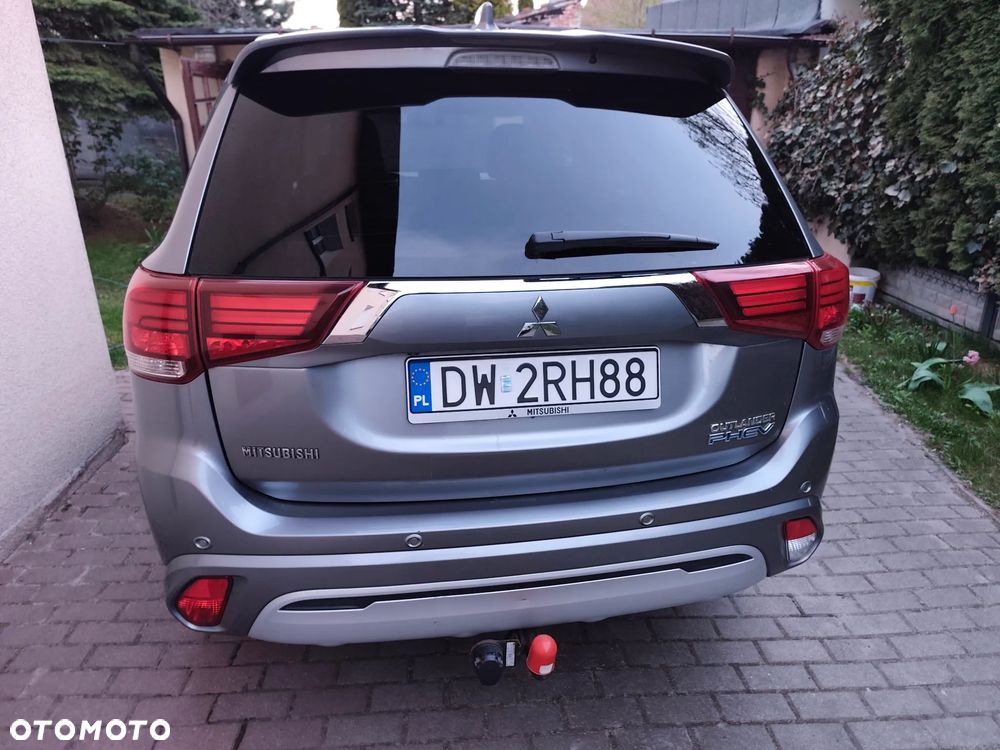 Mitsubishi Outlander - 10