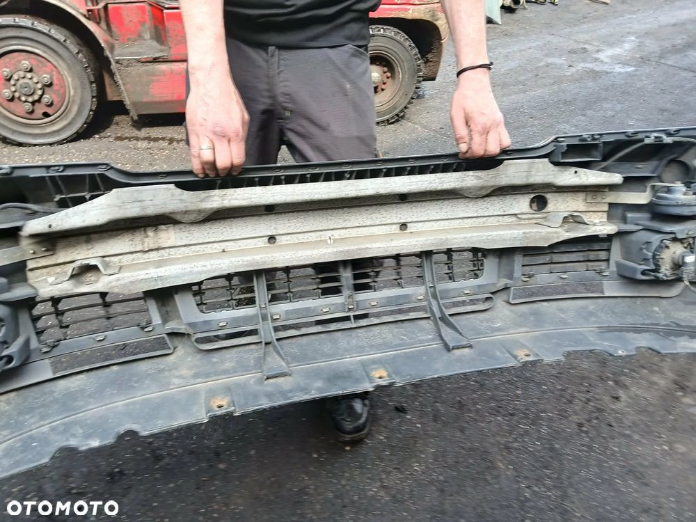 Audi A4 B6 Zderzak przedni - 9