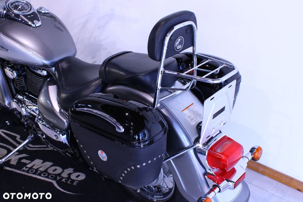 Suzuki Intruder - 25