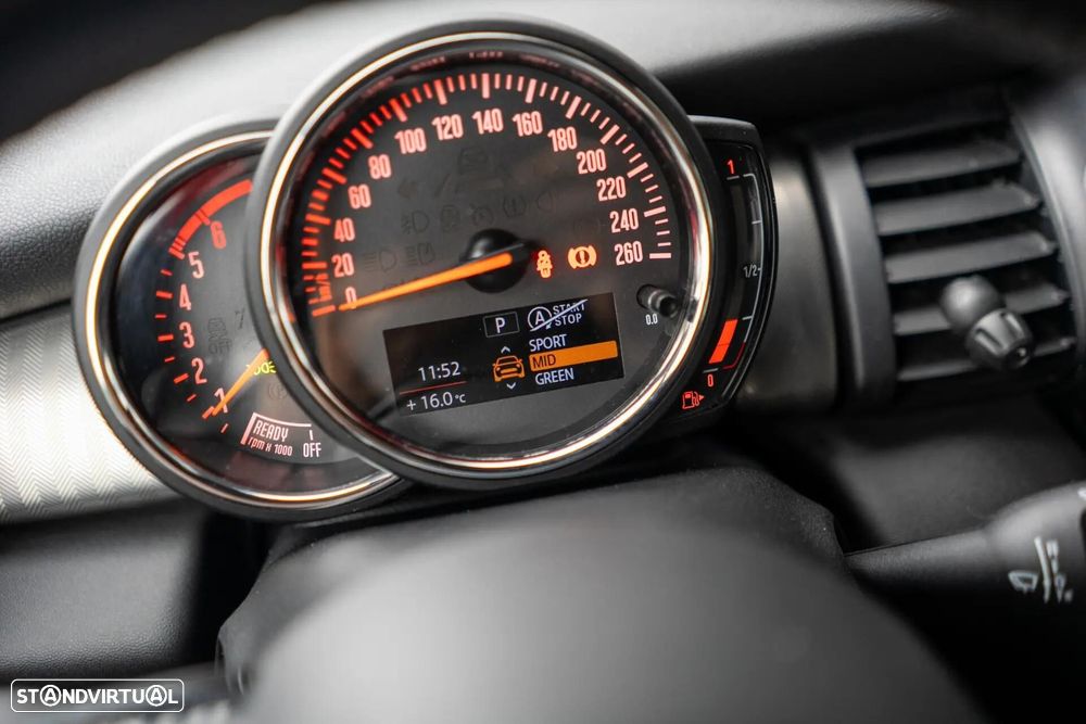 MINI 5 Portas Cooper D Auto - 19