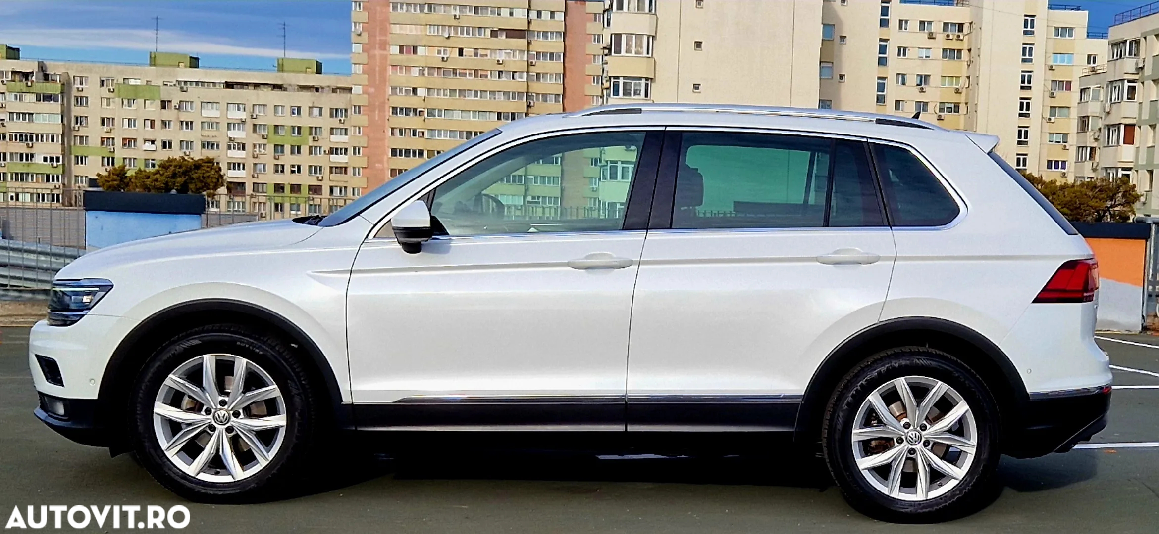 Volkswagen Tiguan - 11