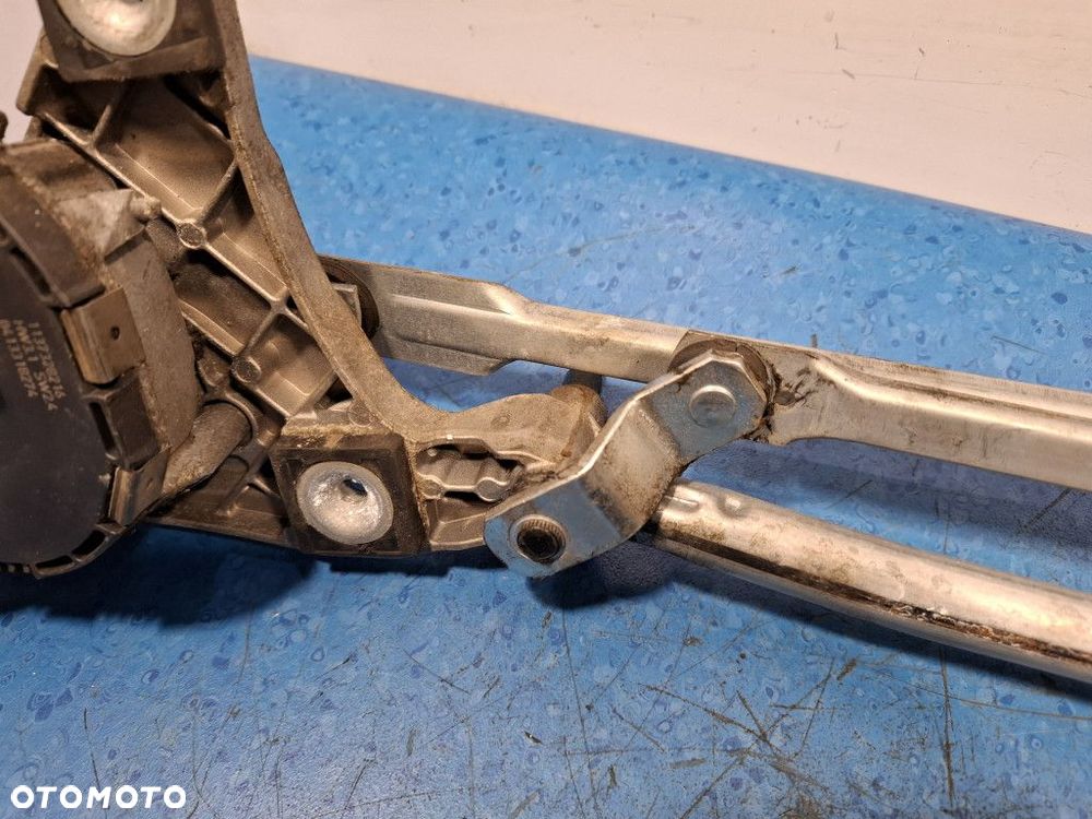 VOLVO V50 MECHANIZM SILNICZEK WYCIERACZEK PRZÓD 0390241924 D 4204 T - 9