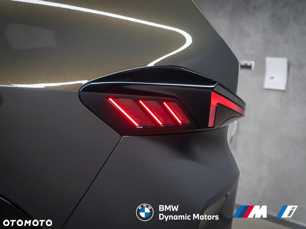 BMW XM - 13