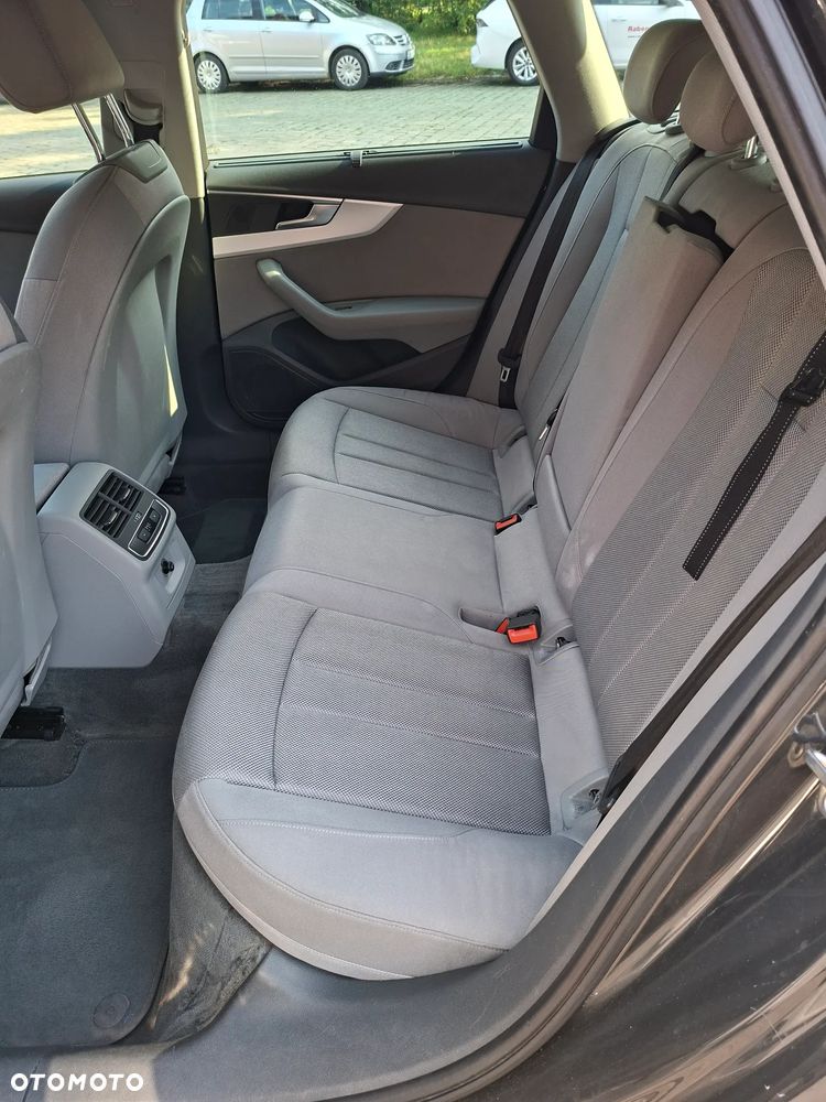 Audi A4 Avant 2.0 TDI S tronic - 5