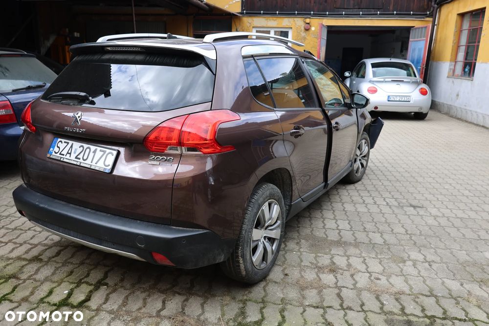 Peugeot 2008 1.2 Pure Tech Style S&S - 3