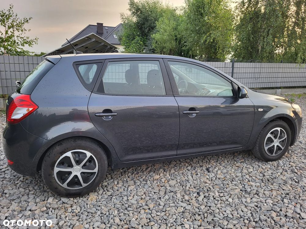 Kia Ceed 1.4 Comfort + - 9