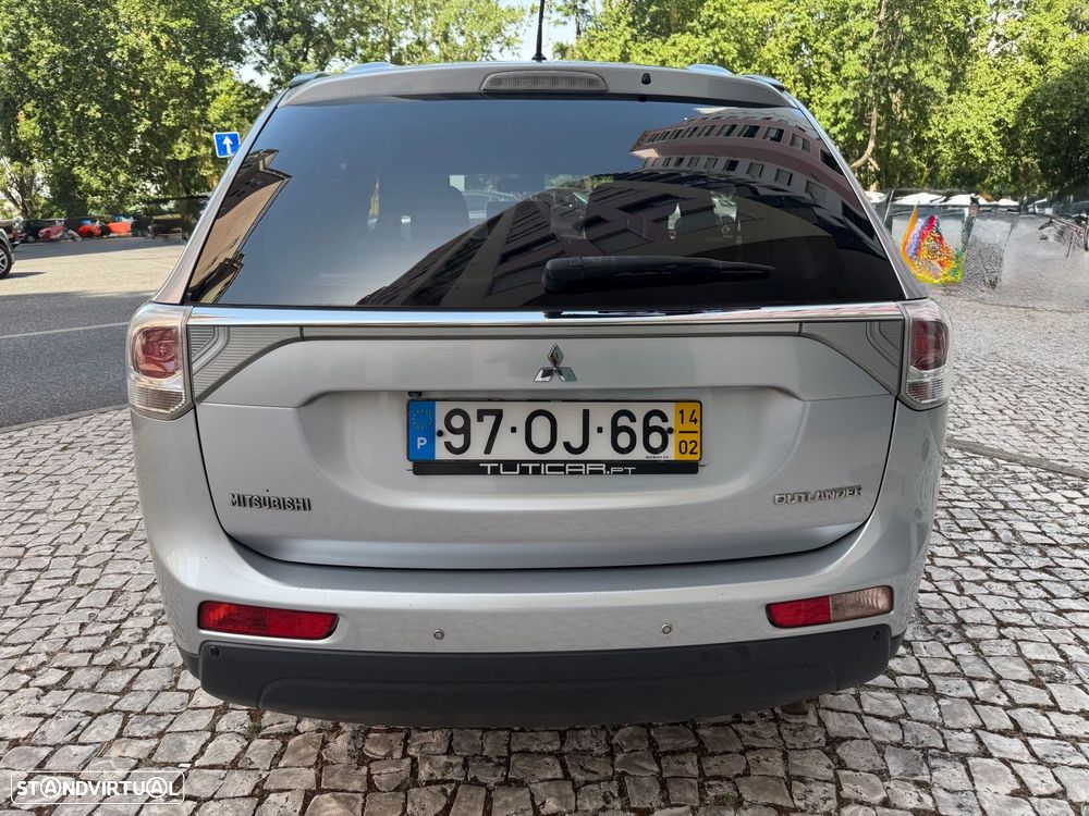 Mitsubishi Outlander 2.2 DI-D Intense - 6