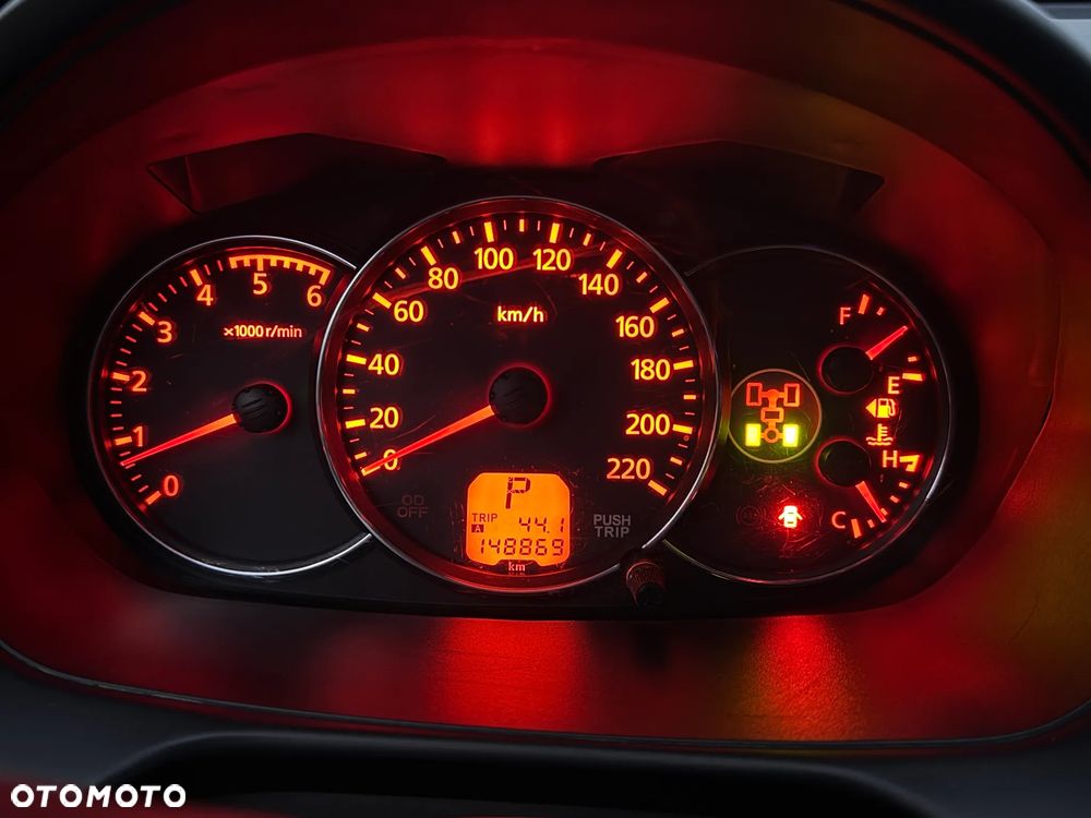 Mitsubishi Pajero Sport - 12