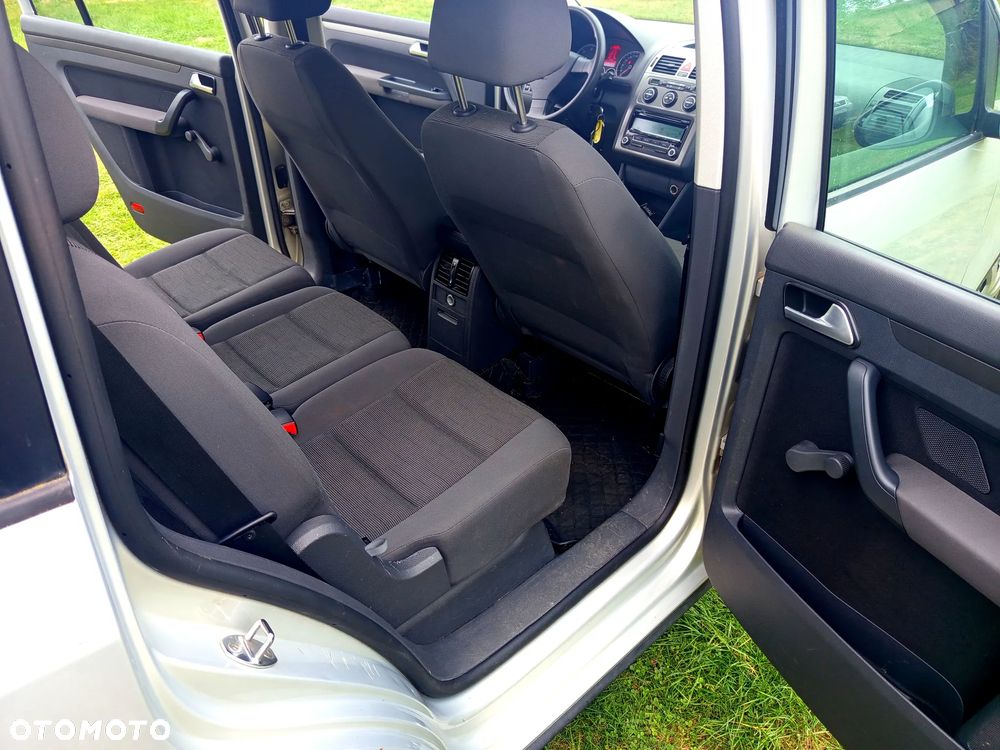 Volkswagen Touran 1.9 TDI DPF Blue Motion Conceptline - 21
