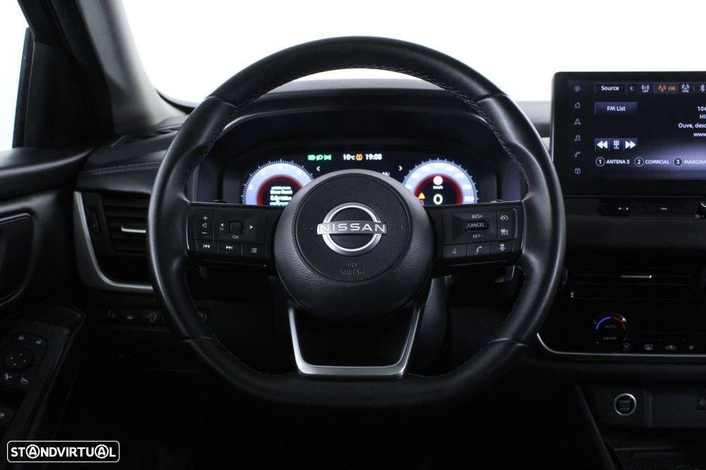 Nissan Qashqai 1.3 DIG-T N-Connecta LED+TT+SKY Xtronic - 19