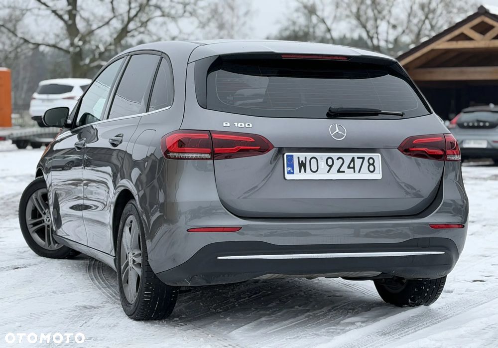 Mercedes-Benz Klasa B 180 7G-DCT Progressive - 19