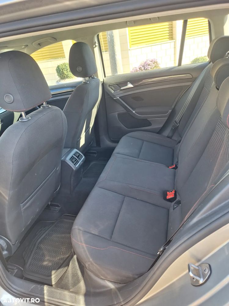 Volkswagen Golf 1.6 TDI Sound - 11
