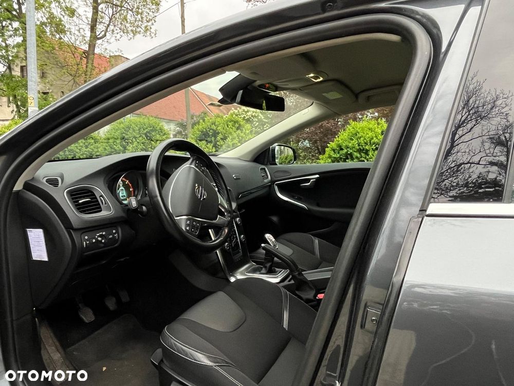 Volvo V40 D2 You - 14