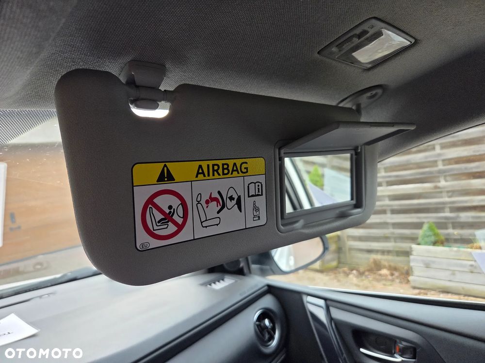 Toyota Auris 1.6 Prestige - 26