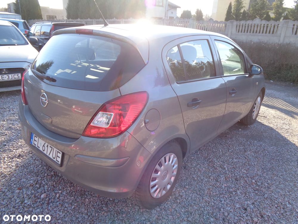 Opel Corsa 1.2 16V Cosmo - 5