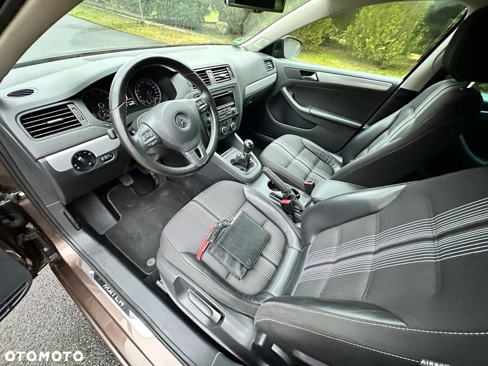 Volkswagen Jetta 1.4 TSI Match - 19