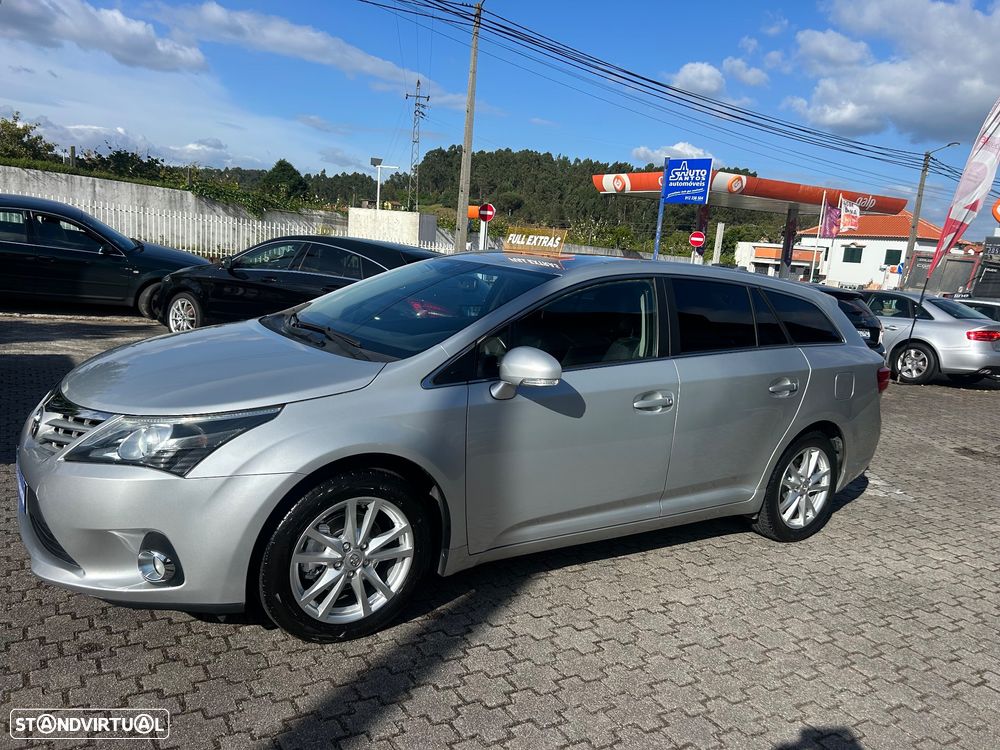 Toyota Avensis SD 2.0 D-4D Luxury+Navi - 3