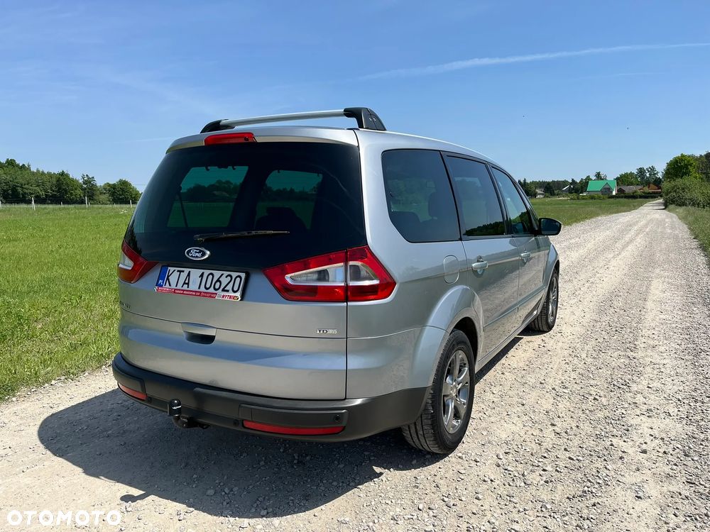 Ford Galaxy - 9