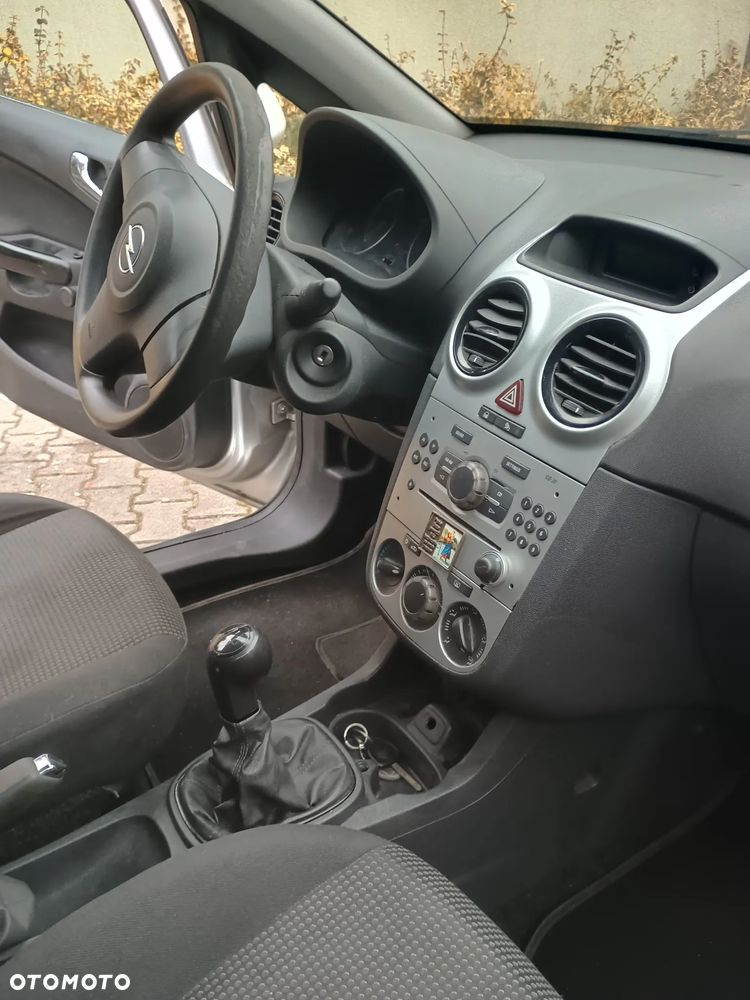 Opel Corsa 1.2 16V Cosmo - 2