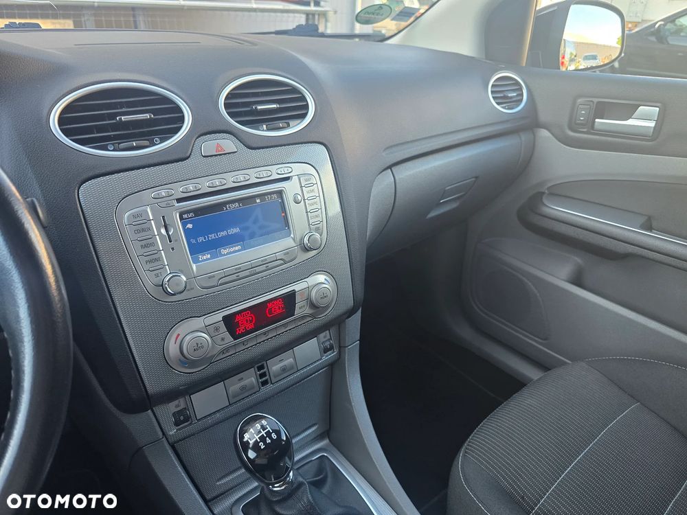 Ford Focus 2.0 TDCi DPF Titanium - 24