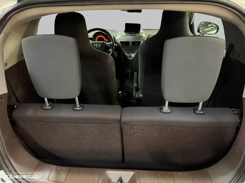 Toyota iQ - 23