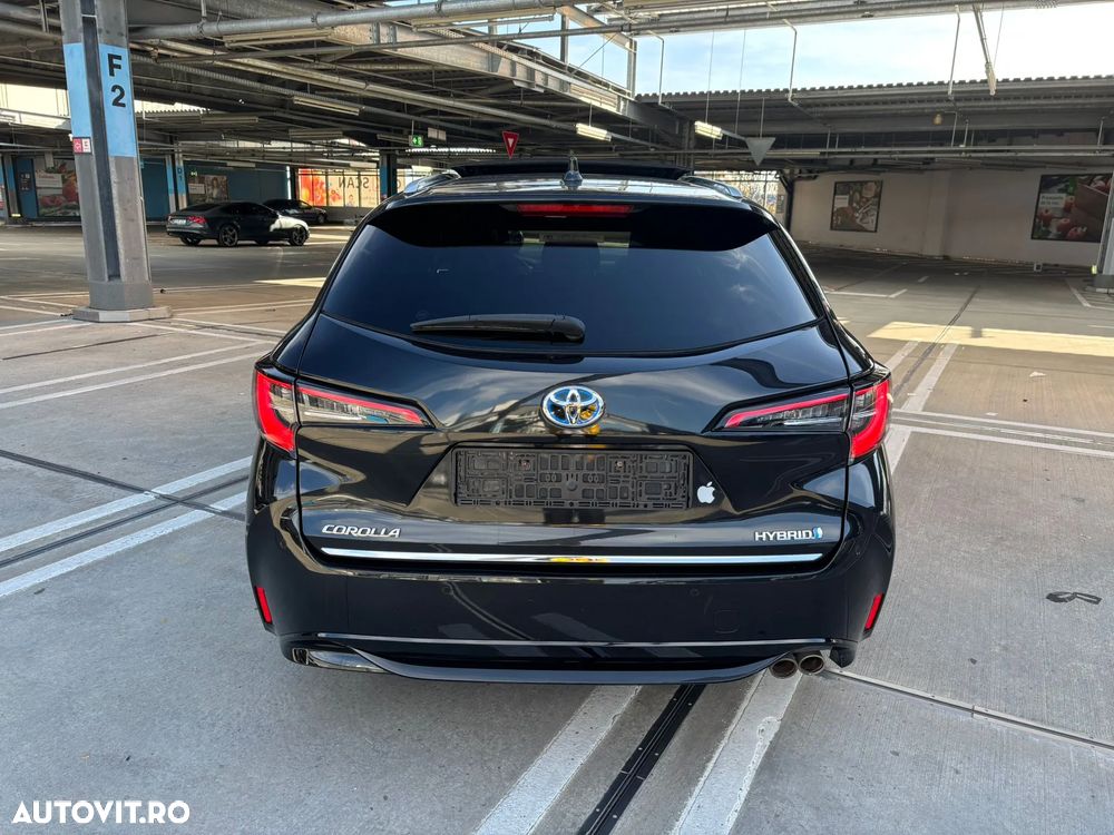 Toyota Corolla ver-2-0-hsd-exclusive - 3