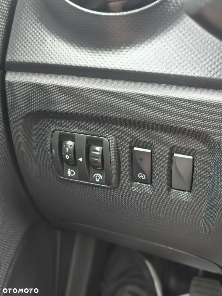 Renault Captur - 32