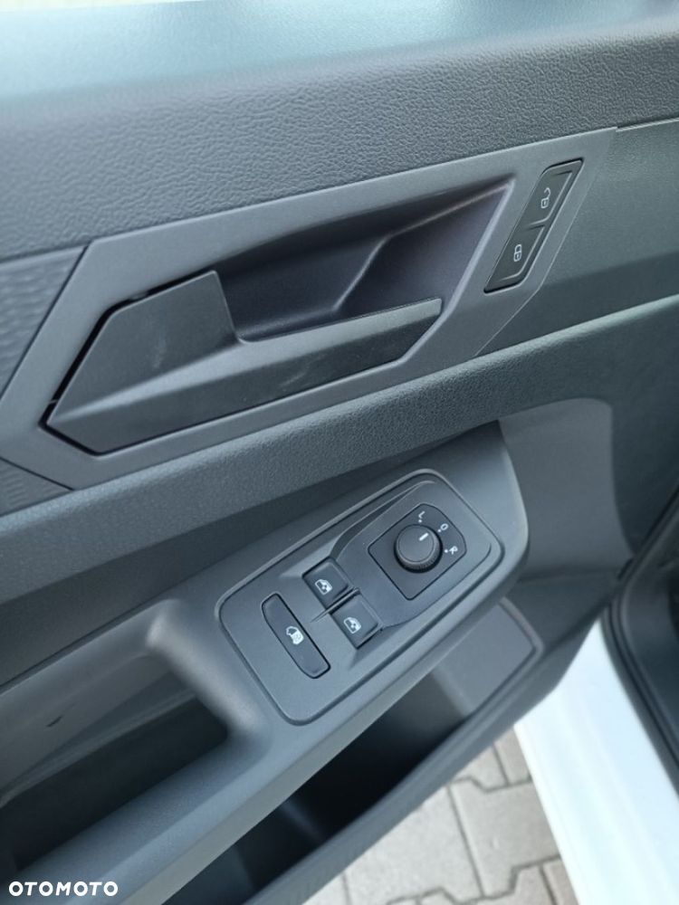 Ford Transit Connect - 11