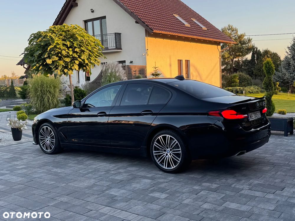 BMW Seria 5 520d xDrive - 10