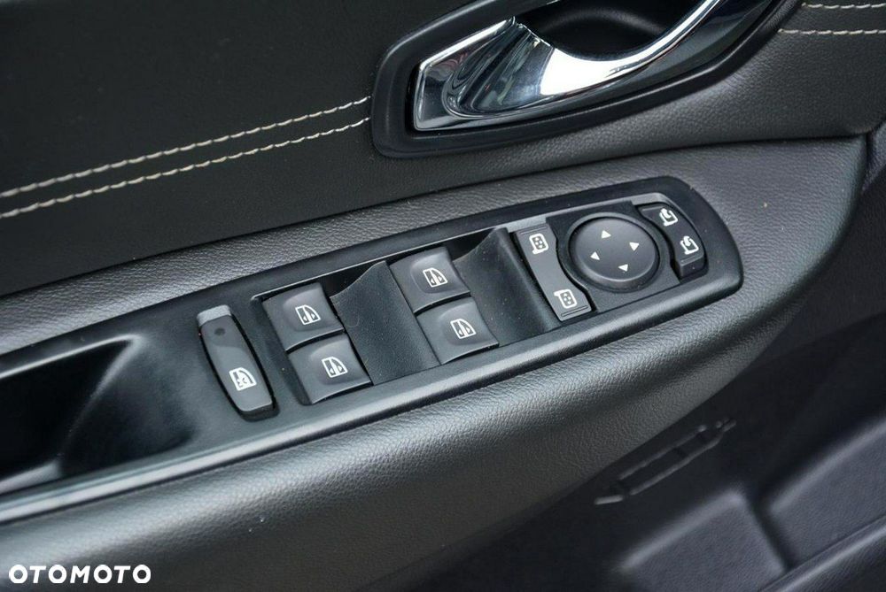 Renault Scenic ENERGY TCe 130 BOSE EDITION - 31