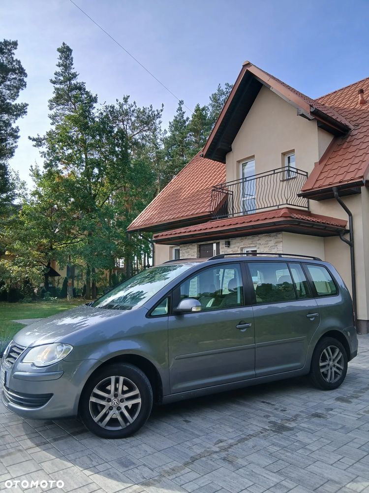 Volkswagen Touran 2007 photo 2