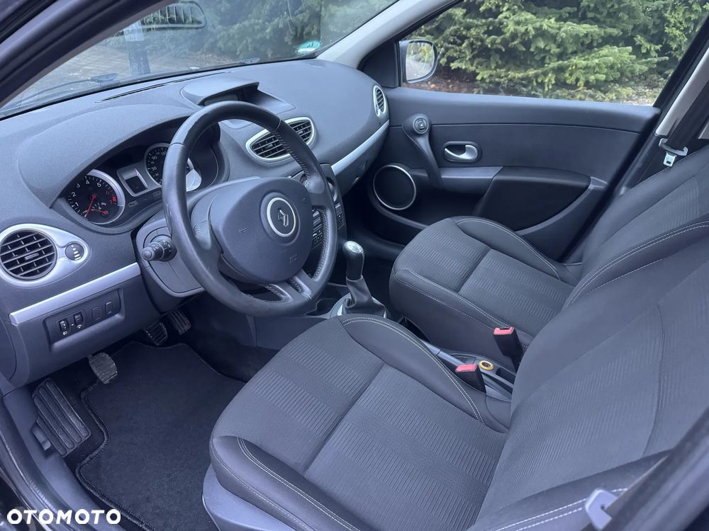 Renault Clio 1.2 16V 75 Expression - 29