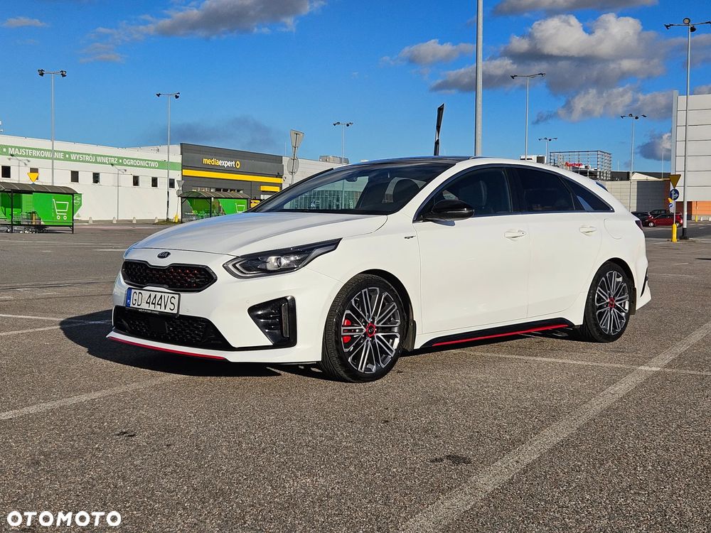 Kia ProCeed 1.6 T-GDI GT DCT - 14