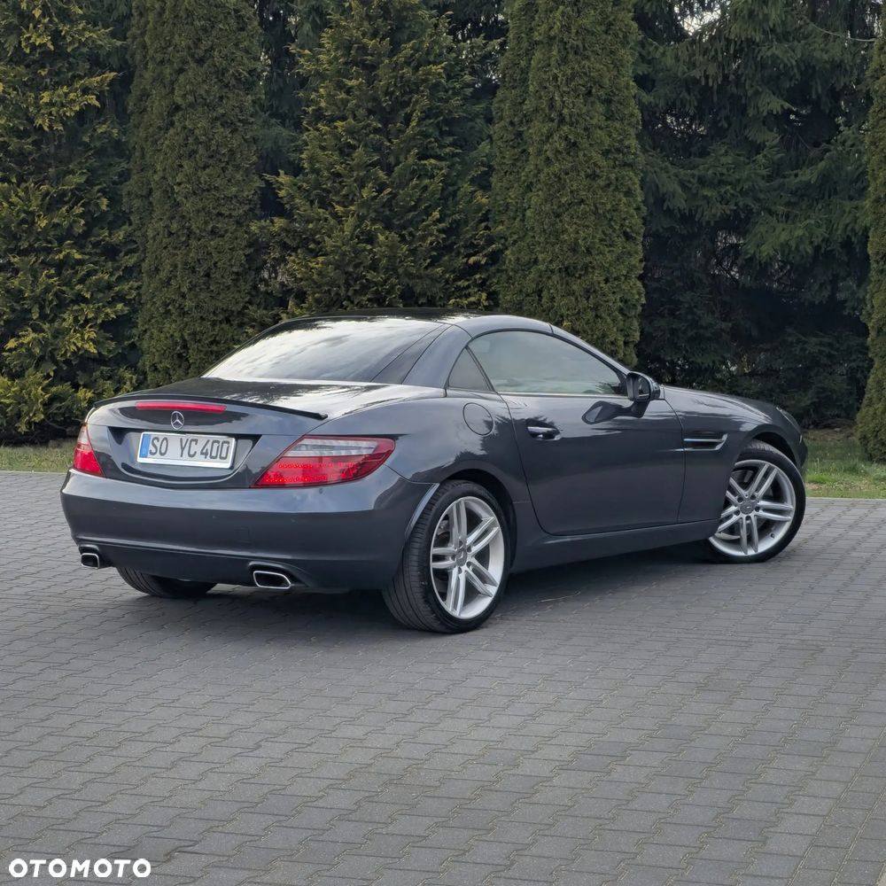 Mercedes-Benz SLK 200 (BlueEFFICIENCY) 7G-TRONIC - 26