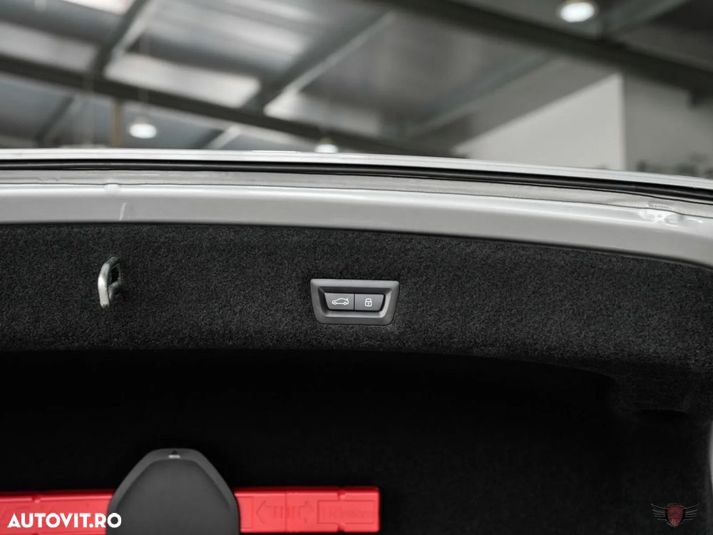 BMW Seria 7 740d xDrive - 38