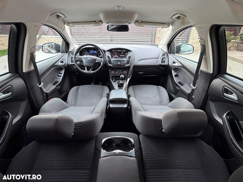 Ford Focus - 17