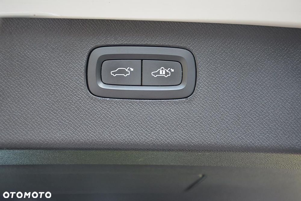 Volvo XC 90 - 35