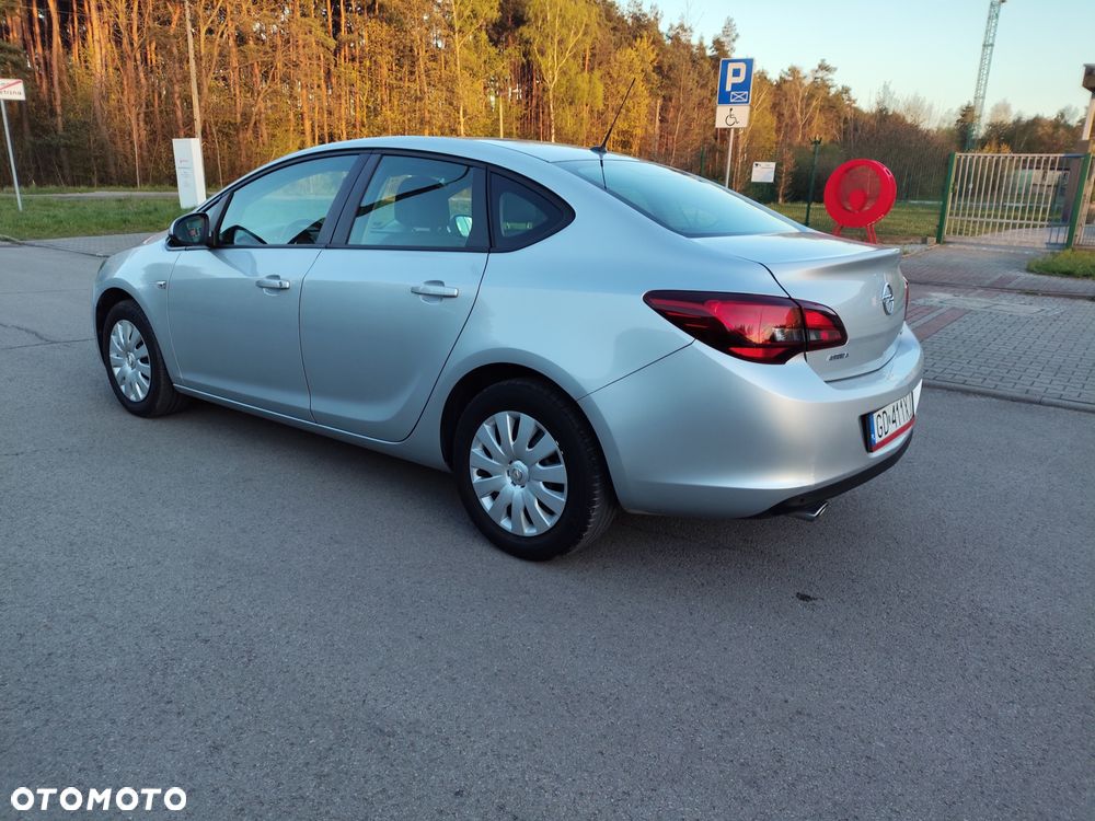 Opel Astra 1.4 T Active EU6 - 4