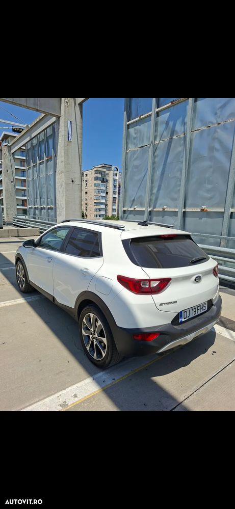 Kia Stonic 1.6 DSL HP Urban - 4