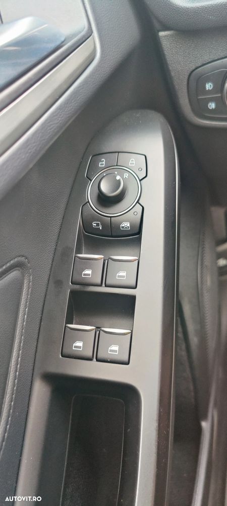 Ford Focus 1.0 EcoBoost MHEV Titanium X - 12
