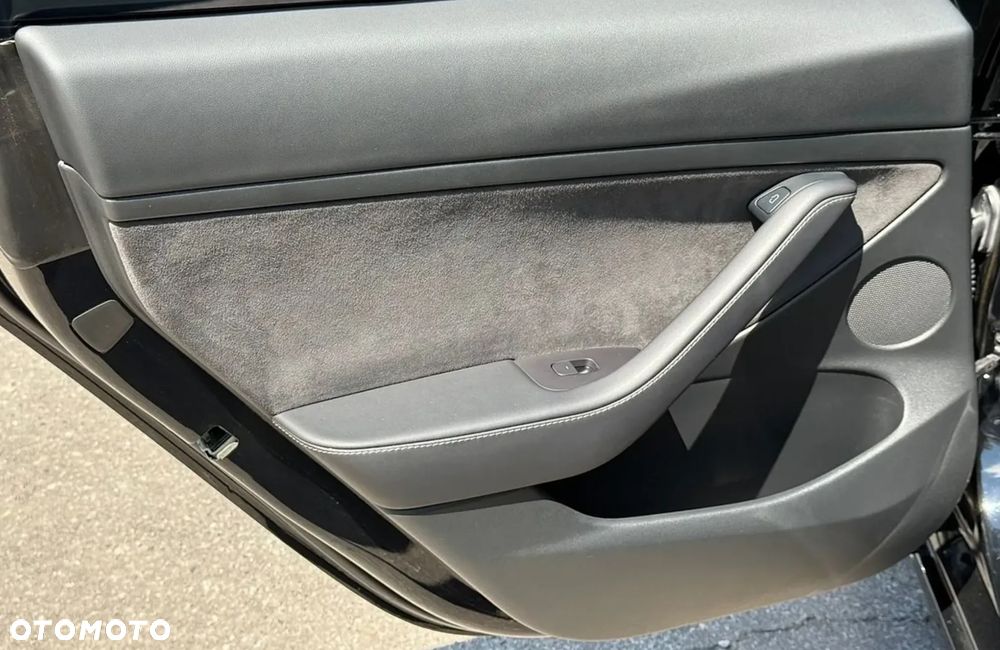 Tesla Model 3 Langstreckenbatterie Allradantrieb Dual Motor Performance - 16