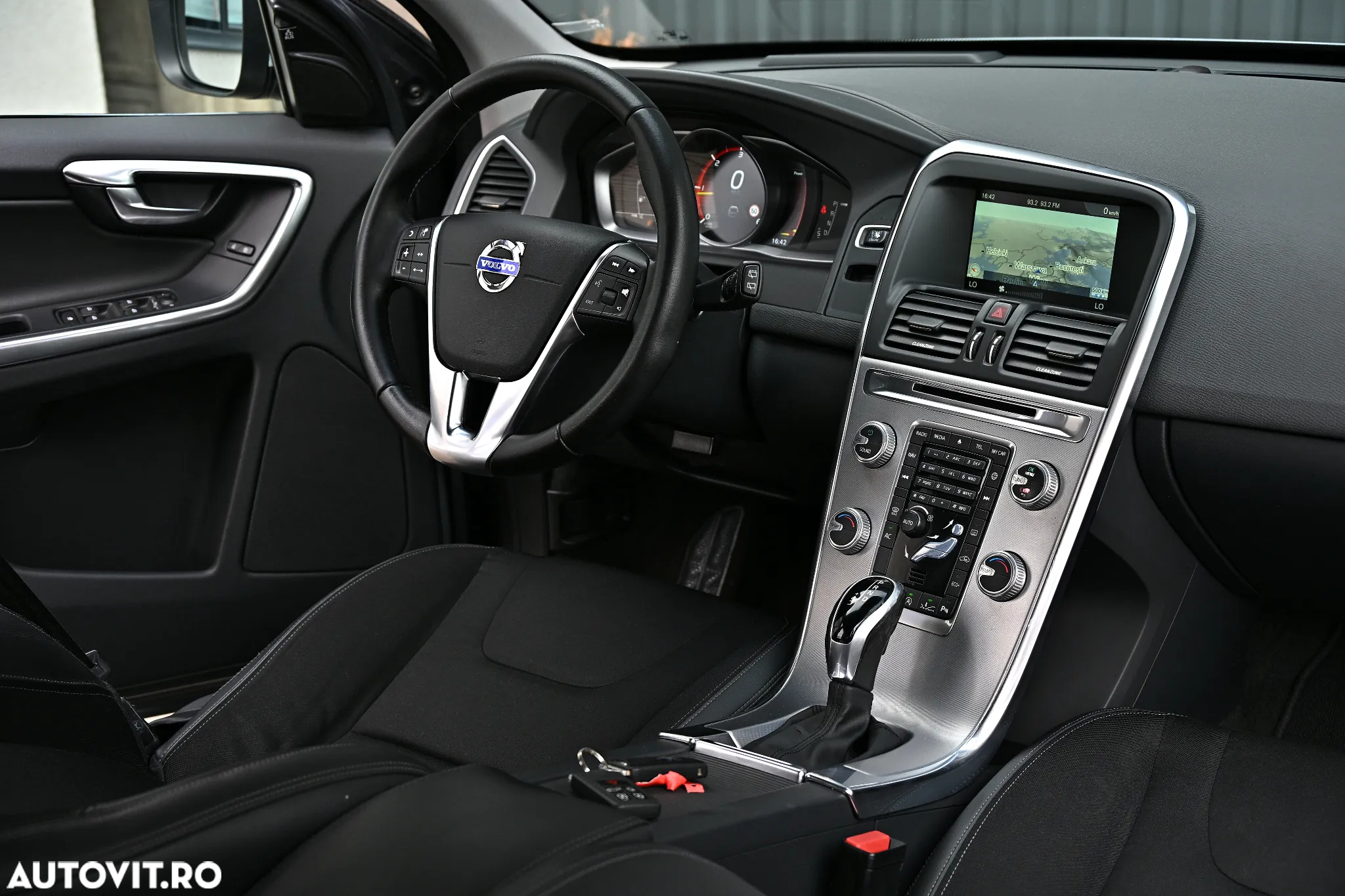 Volvo XC 60 D4 Geartronic Momentum - 27