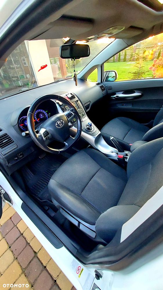 Toyota Auris 2011 photo 5