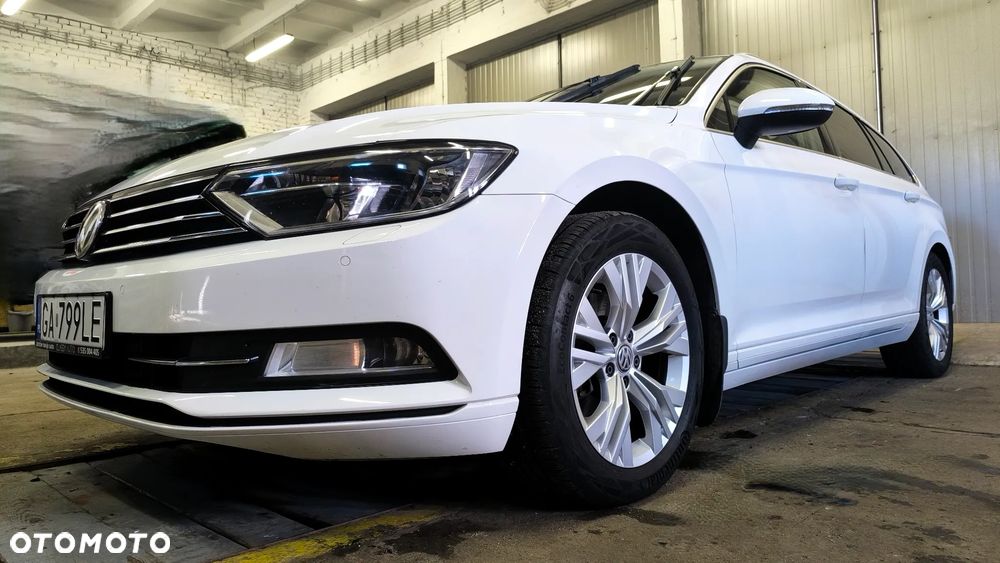 Volkswagen Passat - 11