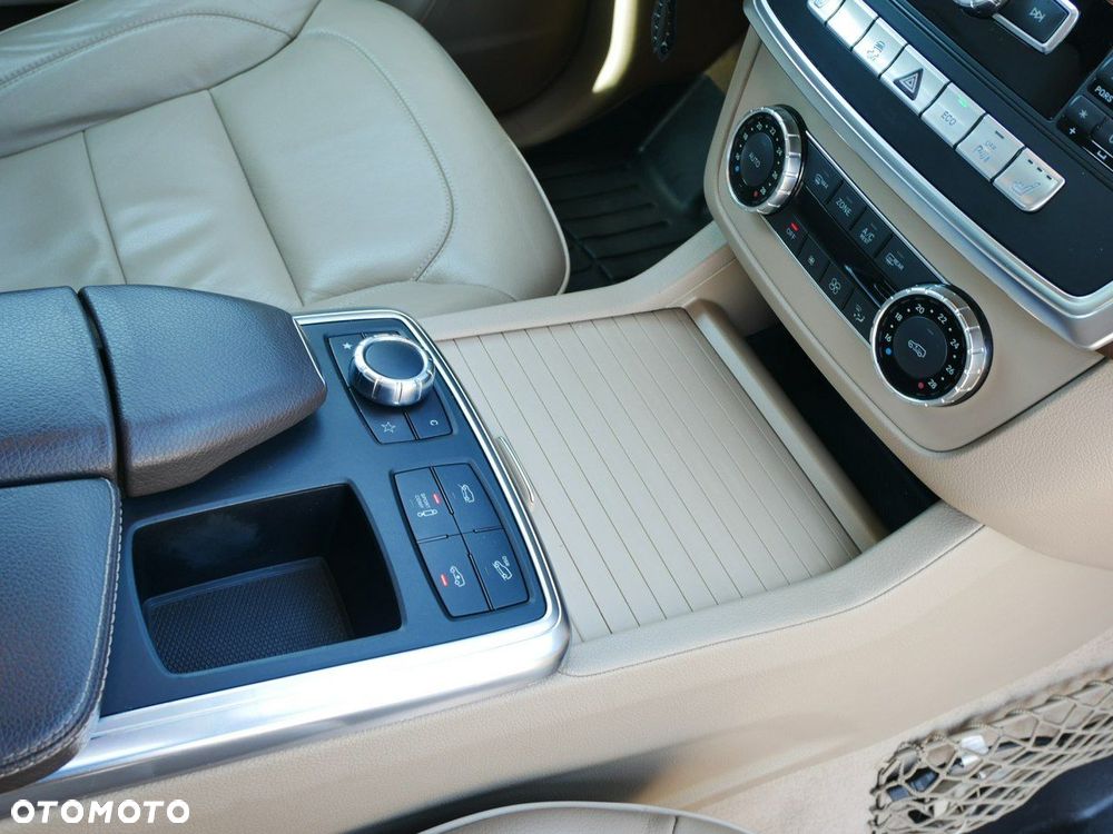 Mercedes-Benz ML - 27