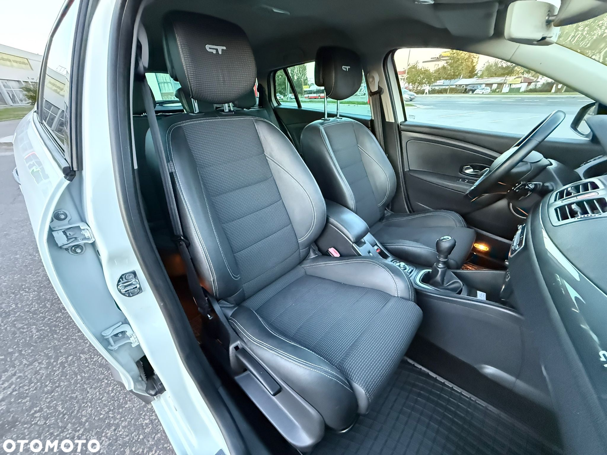 Renault Megane Grandtour TCe 180 GT - 26