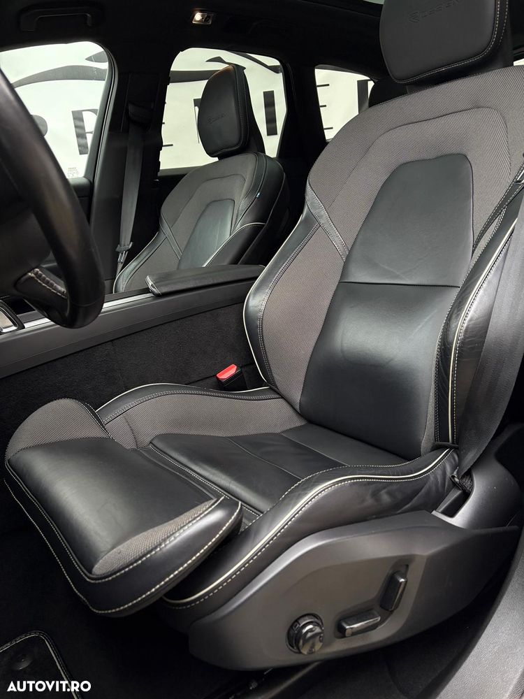 Volvo XC 60 Recharge T8 Twin Engine eAWD R-Design - 2