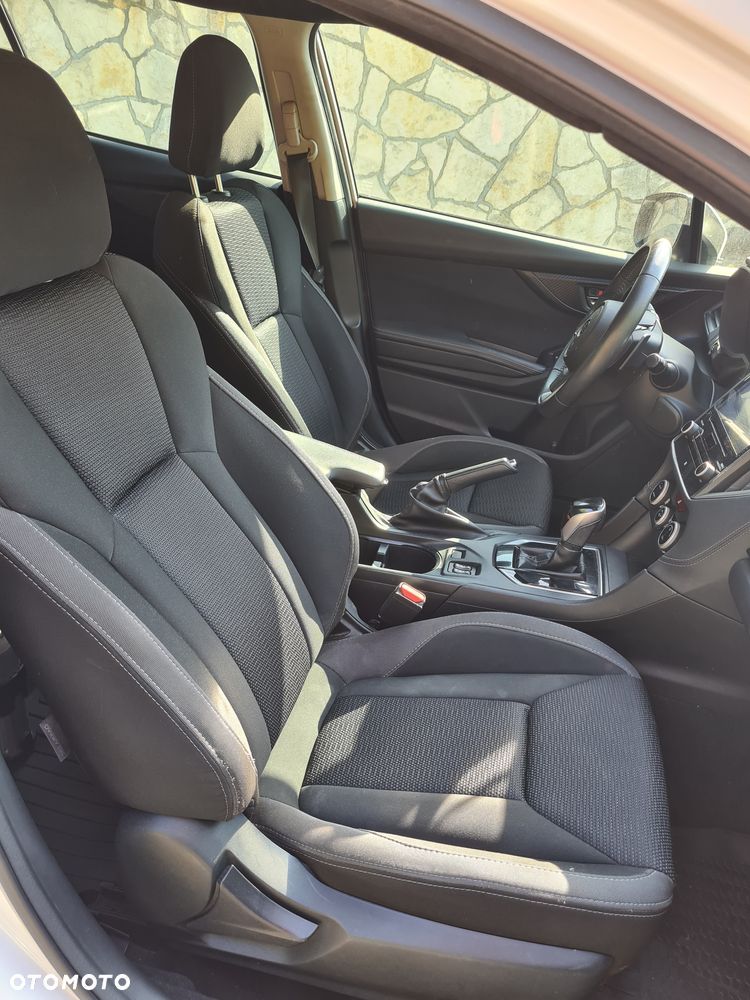 Subaru Impreza 2.0i Exclusive (EyeSight) Lineartronic - 10